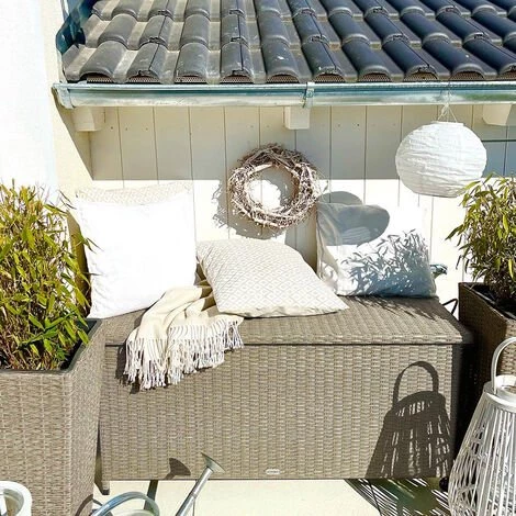 CASARIA Coffre De Rangement Polyrotin Crème 122x56x61cm Malle De Rangement 2 Vérins à Gaz Hydrofuge Intérieur Extérieur Rangement Coussins 3 CASARIA Coffre De Rangement Polyrotin Crème 122x56x61cm Malle De Rangement 2 Vérins à Gaz Hydrofuge Intérieur Extérieur Rangement Coussins